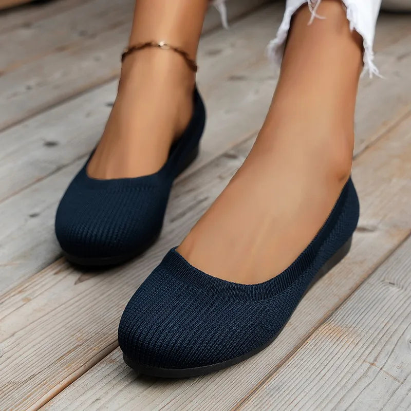 LOW HEEL FLAT SHOES | MODERN SLIP-ON SILHOUETTE