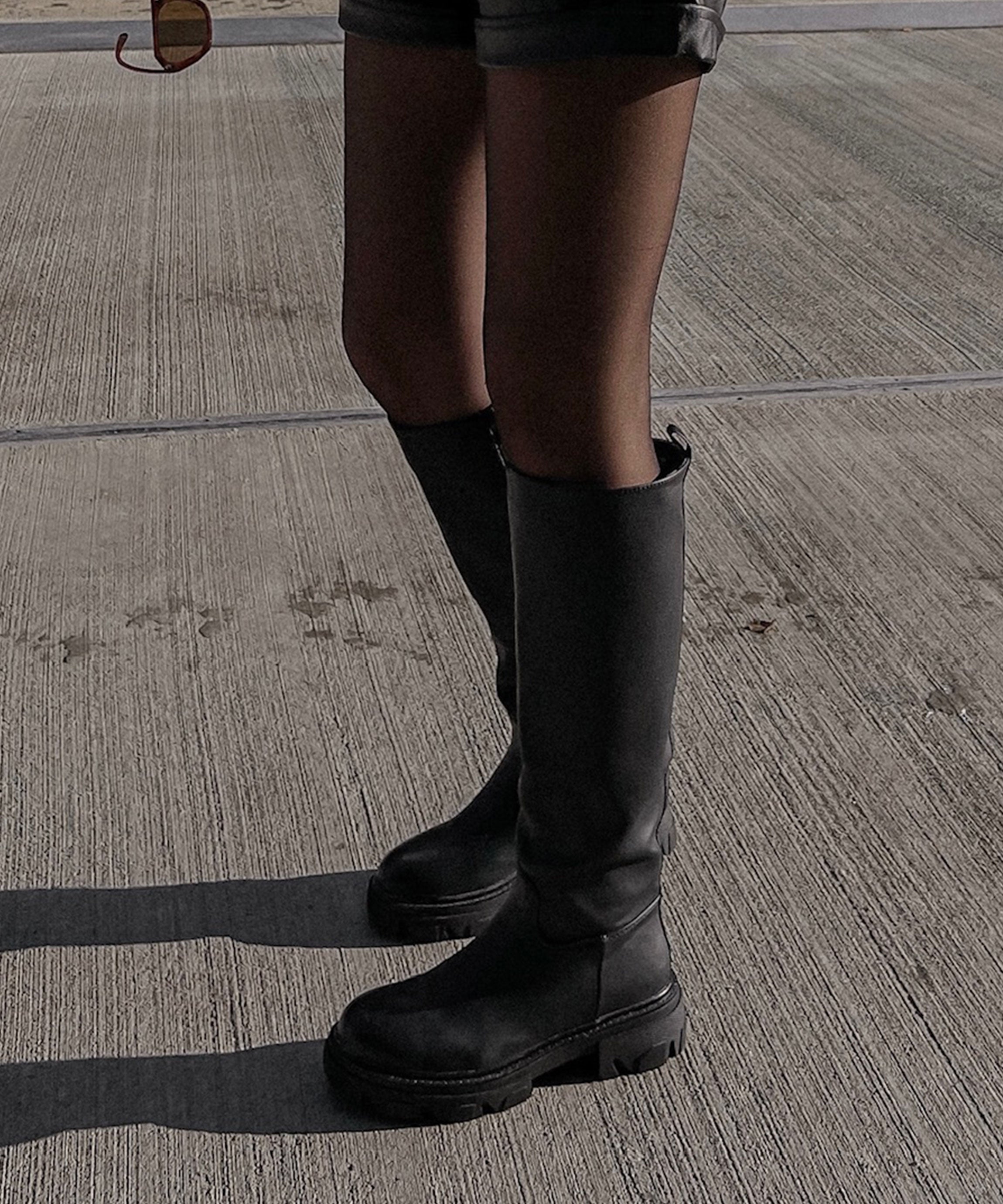 KNEE HIGH BOOTS | CHUNKY SOLE LEATHER LOOK BOOTS