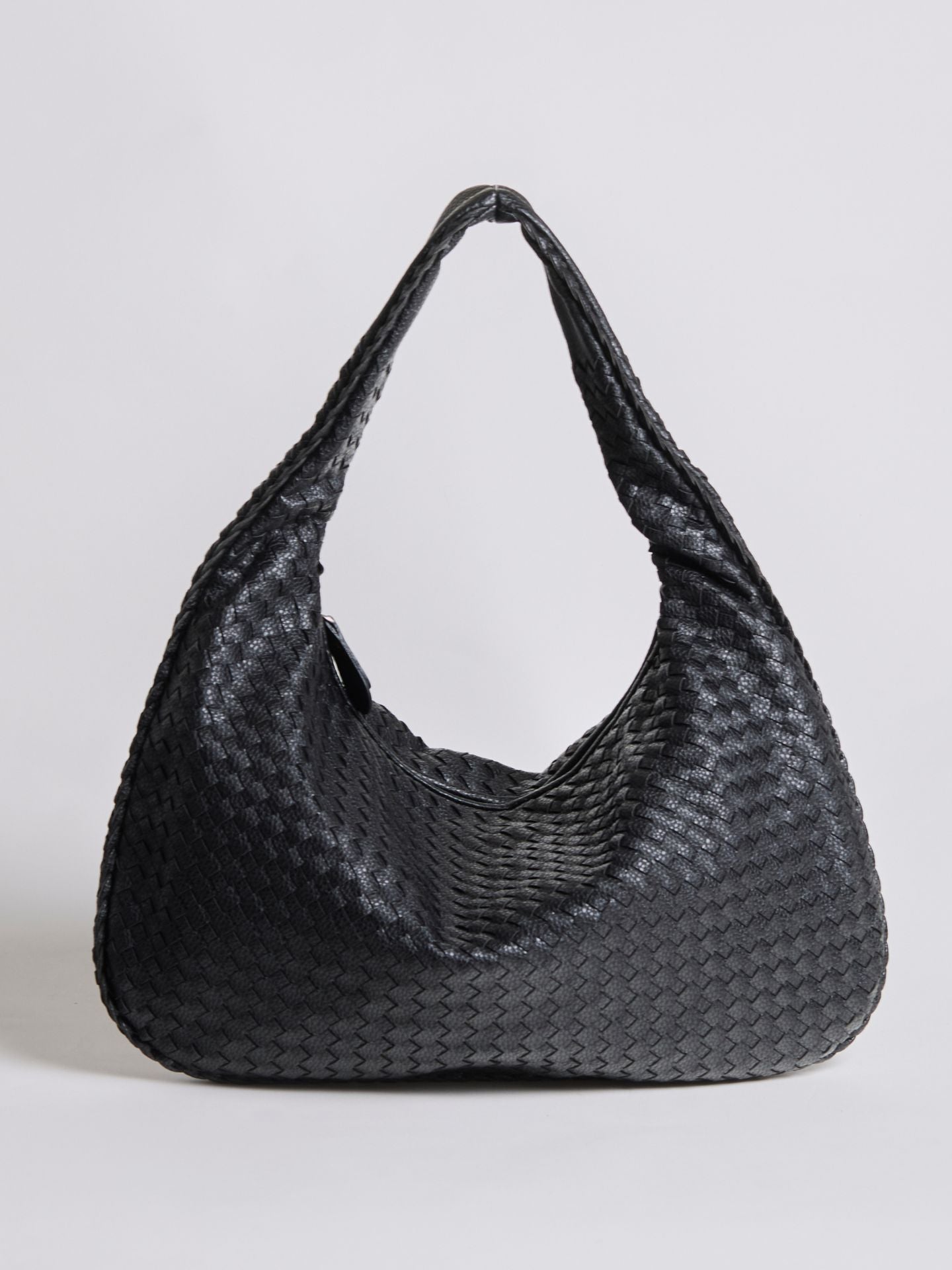 HANDBAG | WOVEN LEATHER HOBO BAG WITH SOFT STRUCTURE
