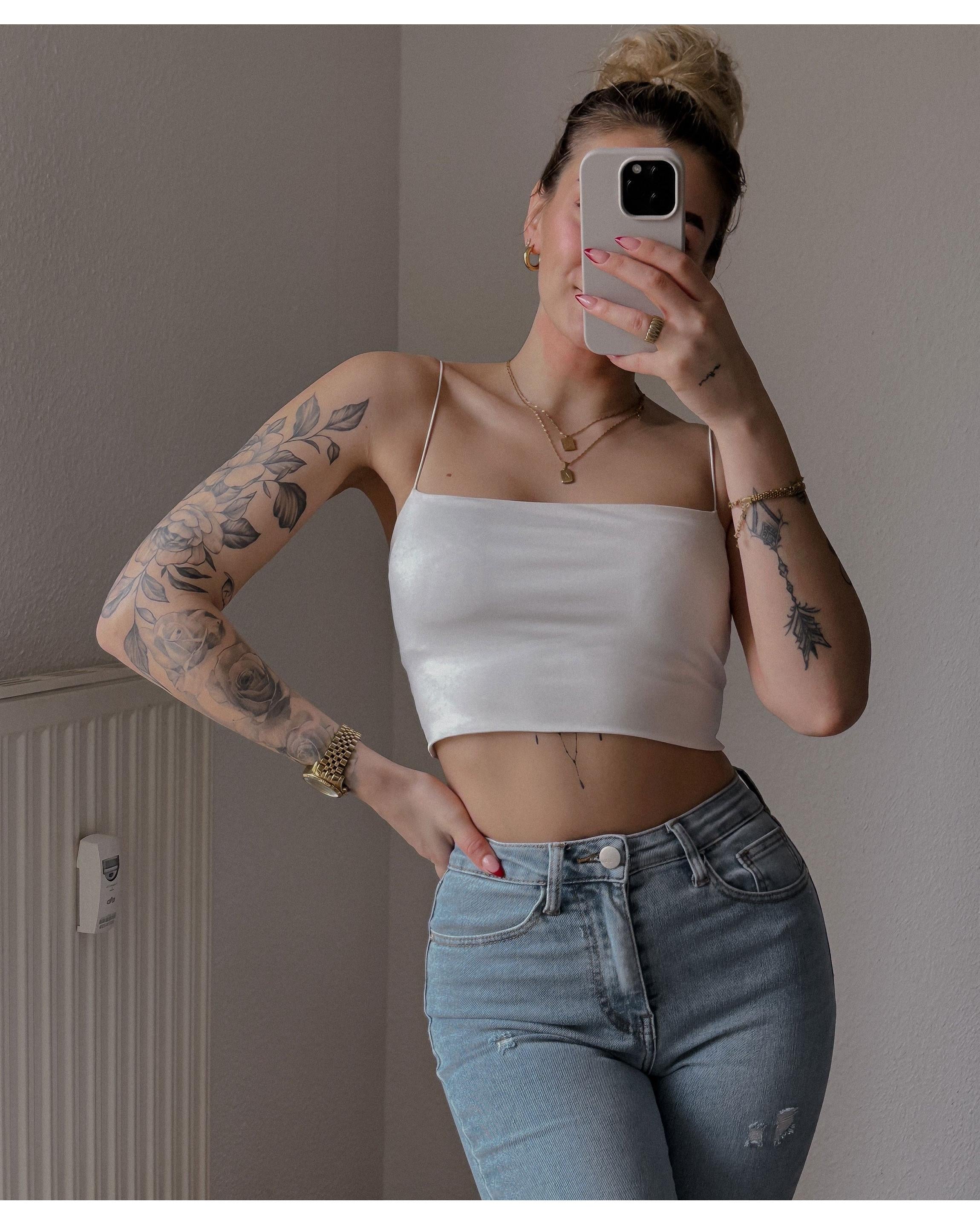 URBAN EDGE | DISTRESSED STRAIGHT LEG JEANS