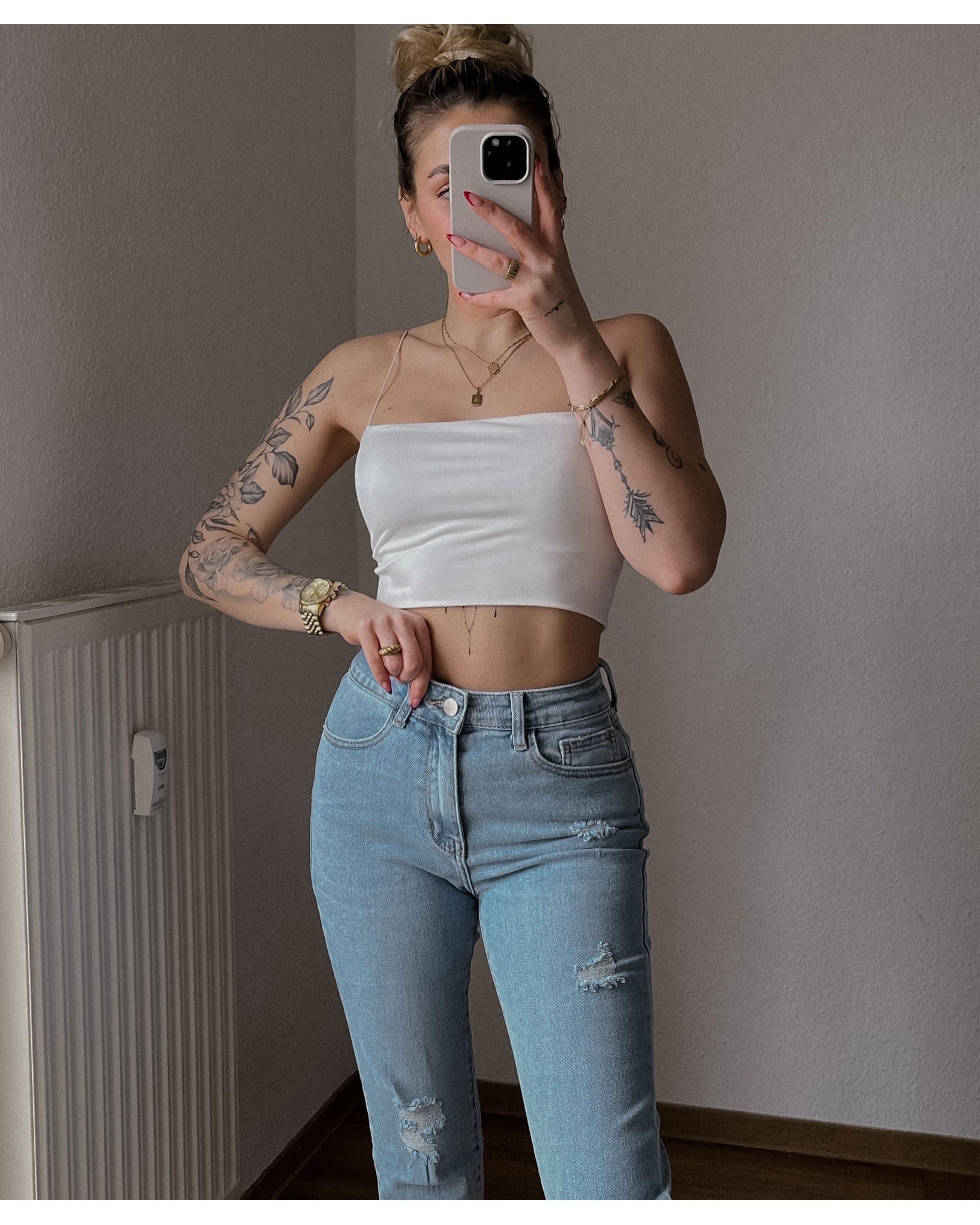 URBAN EDGE | DISTRESSED STRAIGHT LEG JEANS