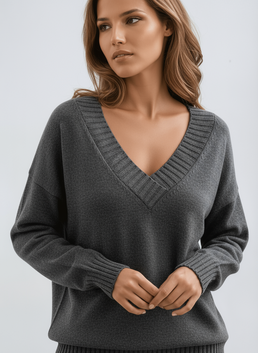 WOMEN’S V-NECK SWEATER