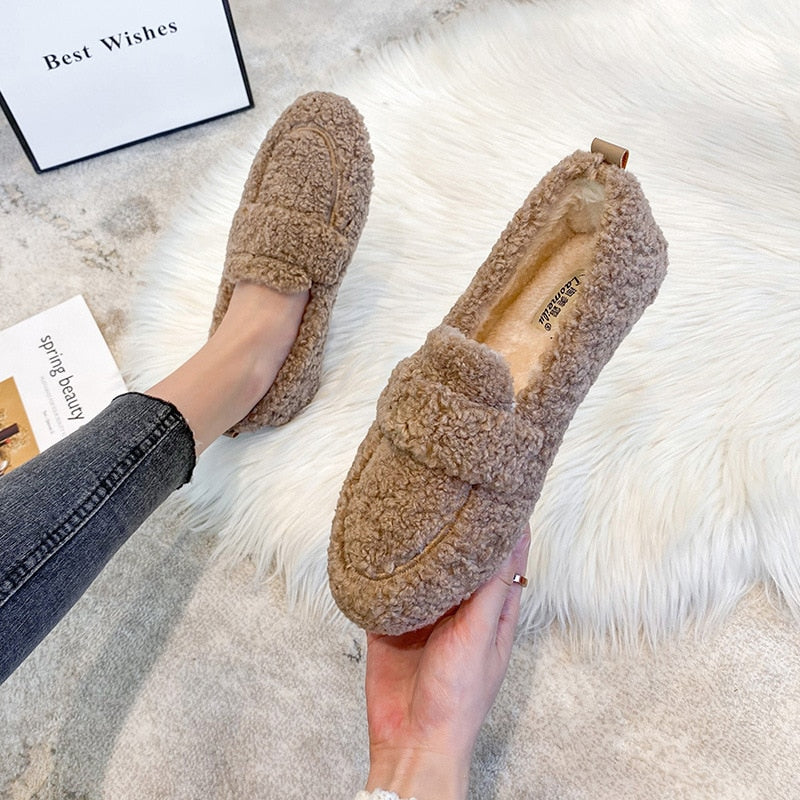 WOMEN’S COZY SLIPPERS | FLEECE TEDDY WINTER STYLE