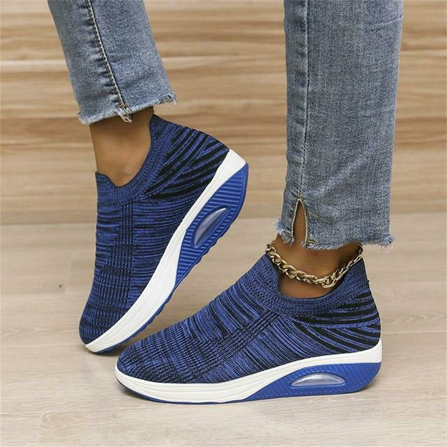 WOMEN’S WALKING SNEAKERS | COMFORTABLE SLIP-ON PLATFORM FIT