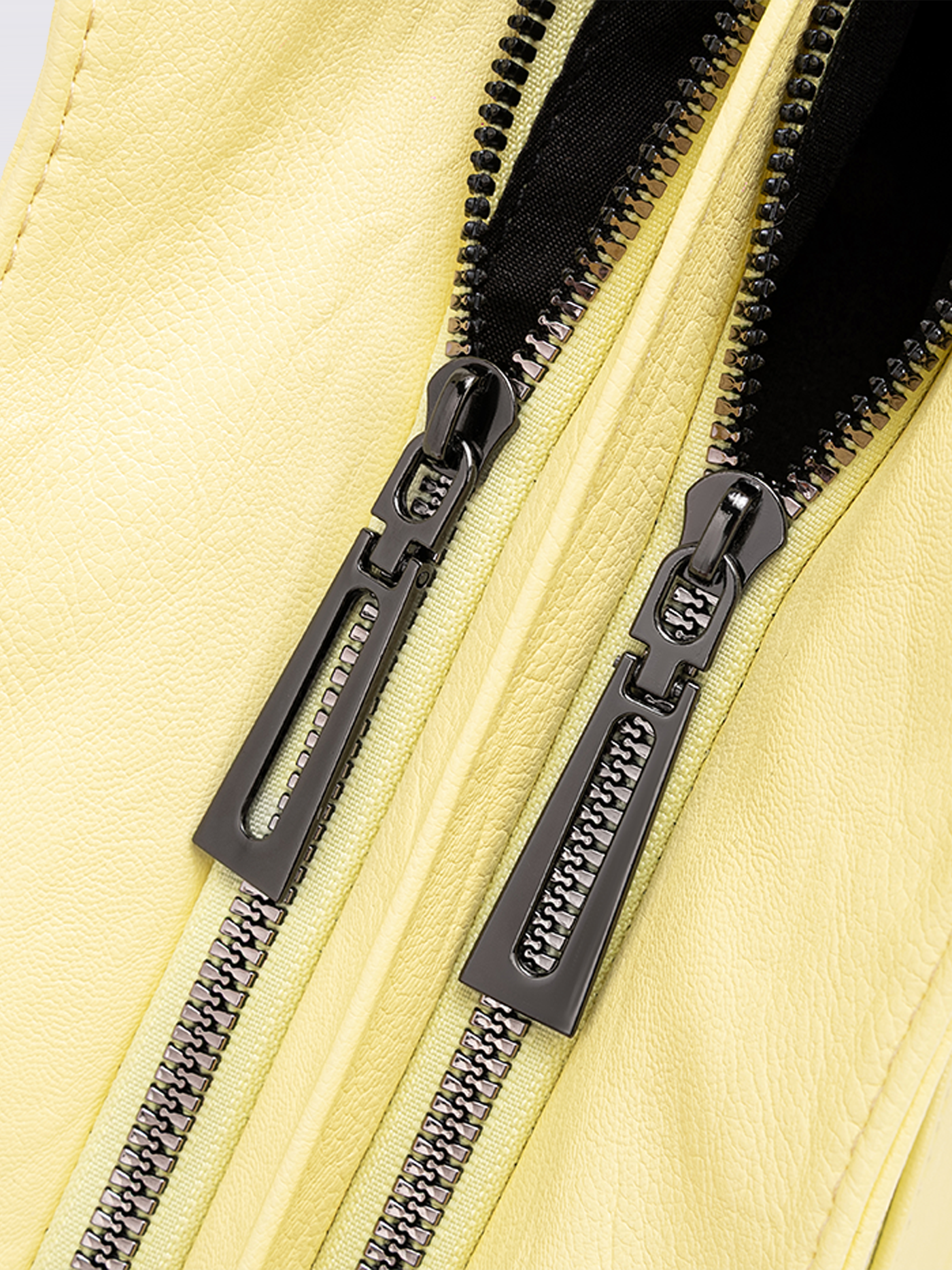 EVERYDAY ELEGANCE | BLACK LEATHER TOTE BAG